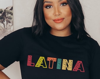 Camiseta con flores latinas/Camiseta latina atrevida/Camiseta latina poderosa/Regalo para latinos/Camiseta latina contemporánea/Camiseta del mes de la herencia hispana