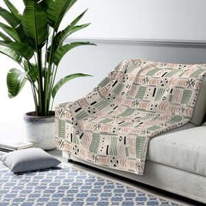 Jeté vert sauge moderne à imprimé mudcloth africain | Décoration vert sauge| Polaire Sherpa Mudcloth | Décoration ethnique moderne| Propriété noire
