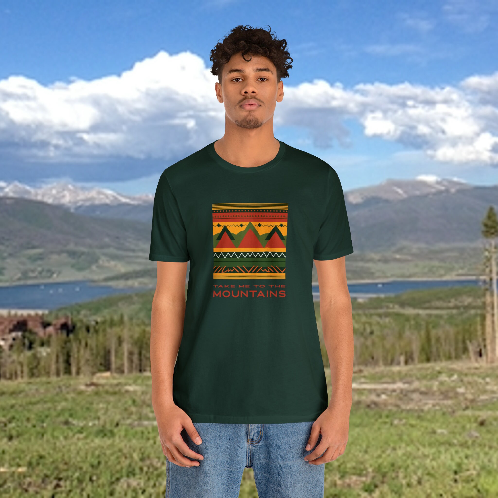 T-shirt Graphique The Mountain Native Art - Taille M, Motifs Tribaux Tons Terre (Occasion Très Bon état)