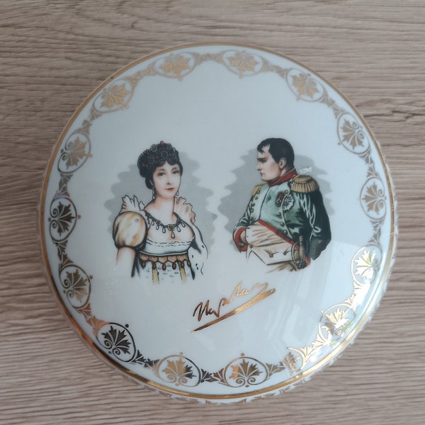 Française boîte à bijoux ou à bonbons Napoleon et Joséphine en porcelaine de luxe Corse • Napoléon Bonaparte célèbre français personnages •