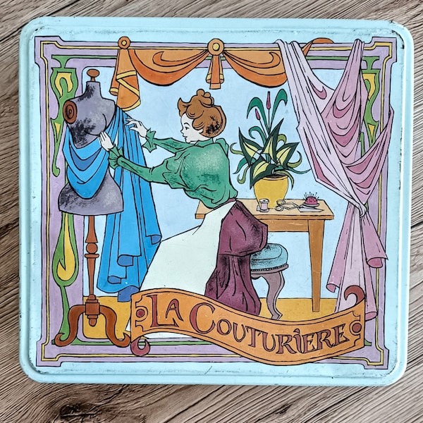 Française boîte en métal "La couturière" ancienne vintage Massilly • boîte à biscuits • boîte à sucre • cuisine française • boîte en étain