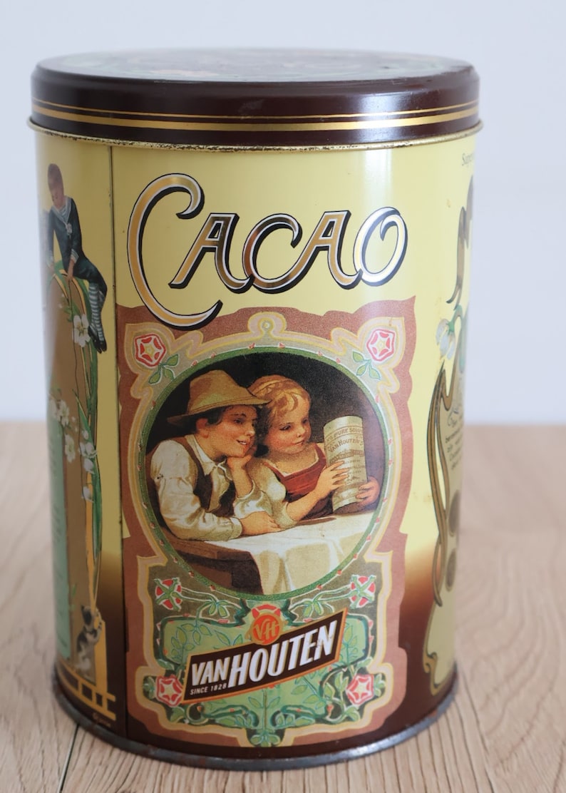Boite En Metal Vintage