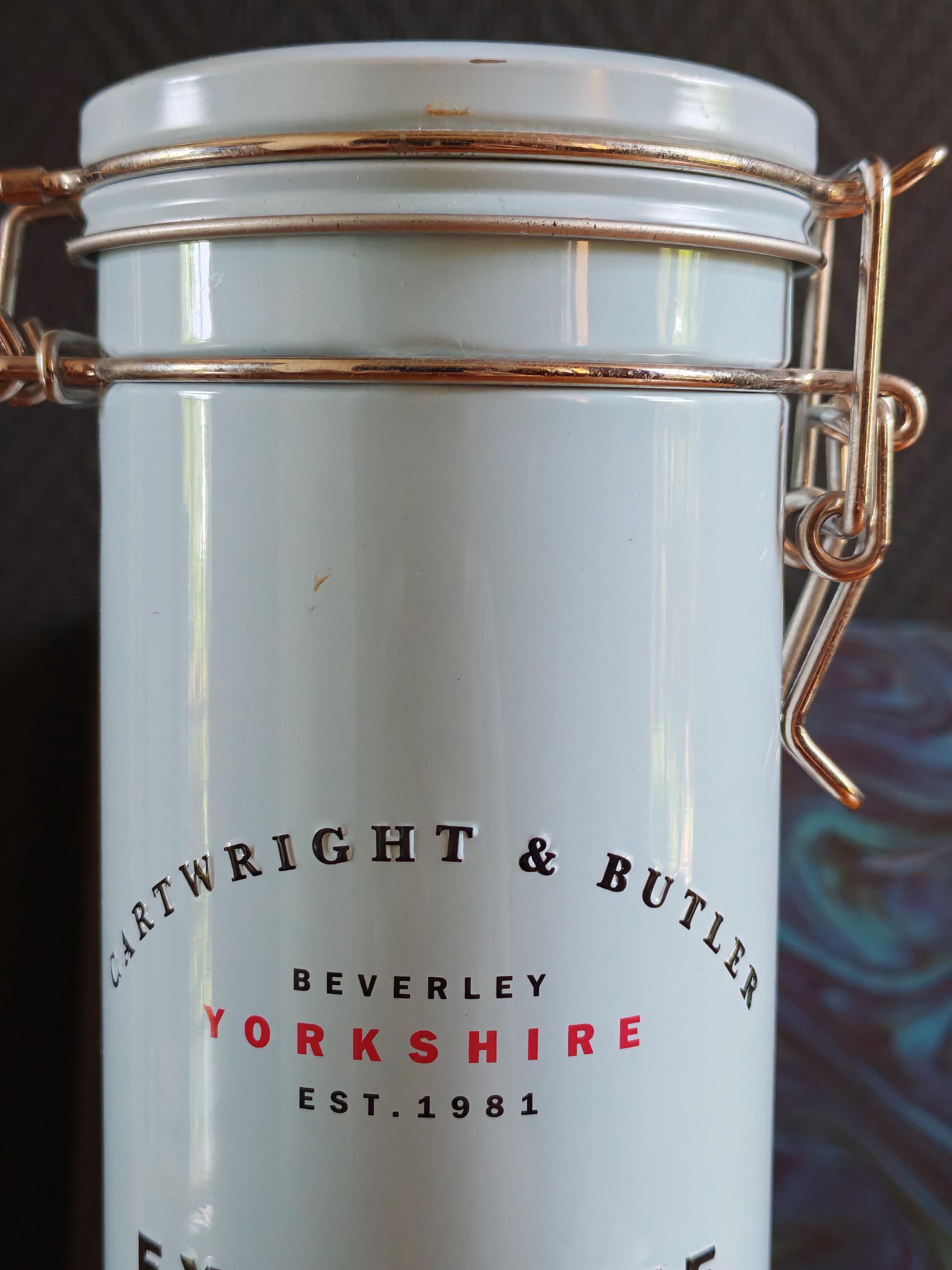 Zylindrische Metalldose von Cartwright & Butler – Aufbewahrung im Vintage-Chic-Stil – Englische Küchendekoration – Keksdose/Teedose