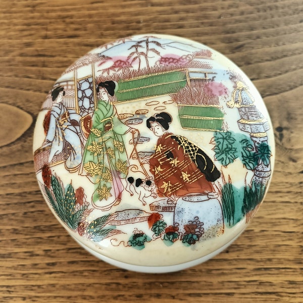 Boîte ronde en porcelaine japonaise • Bonbonnière • Boîte céramique japonaise • Boîte à bijoux  •