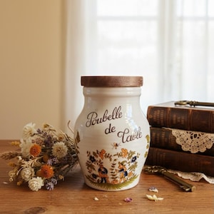 Papelera vintage de loza de Quimper - Decoración tradicional bretona, bote para basura de sobremesa con tapa de madera - Estilo retro francés