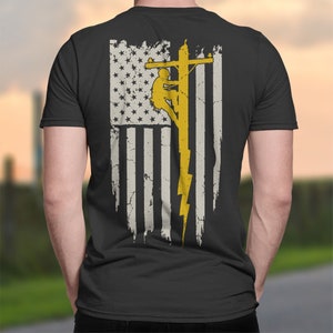 Lineman US Flag T-Shirt: Journeyman Gift