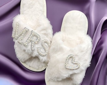 Faux Fur Bride Slippers| I Do Slippeers| Customized Slippers|Pearl Rhinestone Honeymoon Gift, Future Bride Slippers, Bridal Bridesmaids