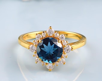 Anillo de topacio azul de Londres en oro de 14k, anillo de compromiso con halo de talla redonda, anillos de promesa únicos para ella.