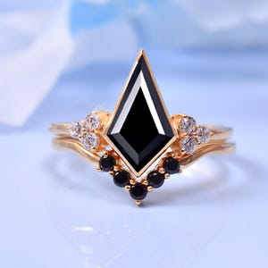 Black Spinel Kite Shape Wedding Ring | Vintage Art Deco Ring | Black Spinel Jewelry | Propose Ring | Mother Daughter Gift|BirthstoneJewelry