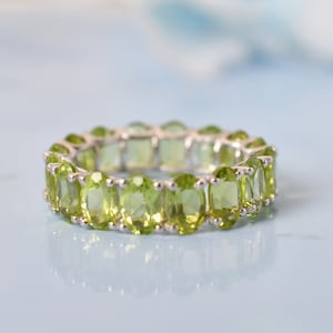 14K Peridot Wedding Band | Green Gemstone Full Eternity Ring | Matching Band| Anniversary Ring For Mother | Oval Shaped Stacking Band |Gifts