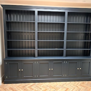 Bookcase cupboard unit with 6 doors