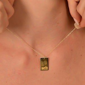 14k Massivgold Tarot Sternzeichen Anhänger Halskette, Gravur spiritueller Schmuck, personalisierte Astrologie Karte Halskette, Muttertagsgeschenk