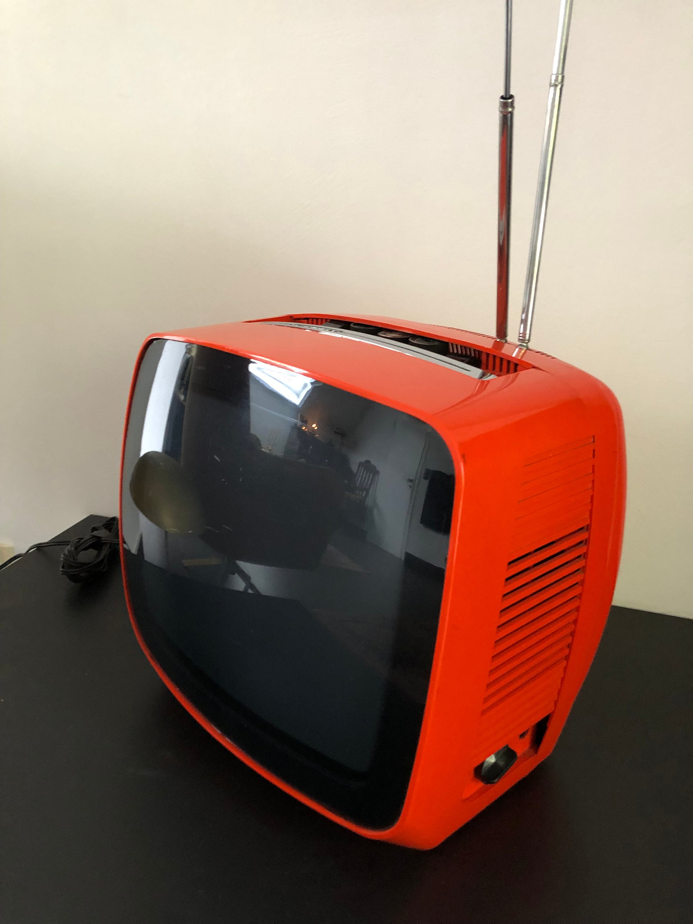 Vintage Small Roadstar TV / Portable TV / Small Tv / Roadstar Tv / Black  And White TV / Plastic TV / Retro Tv / Camping Tv / Mini TV / Japon / 90s -   France
