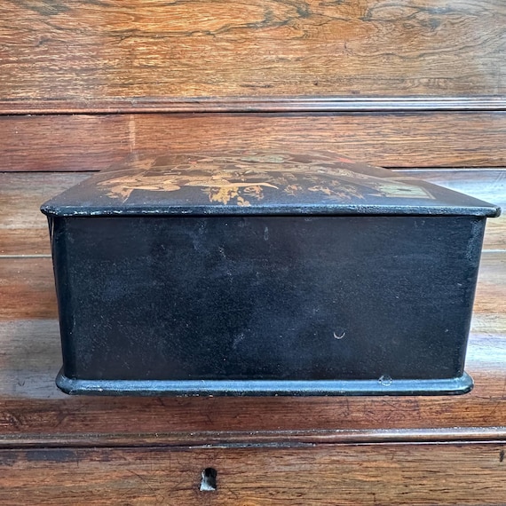 Antique Japanese Lacquer Box: Hand-painted Meiji Scene, Tea Caddy