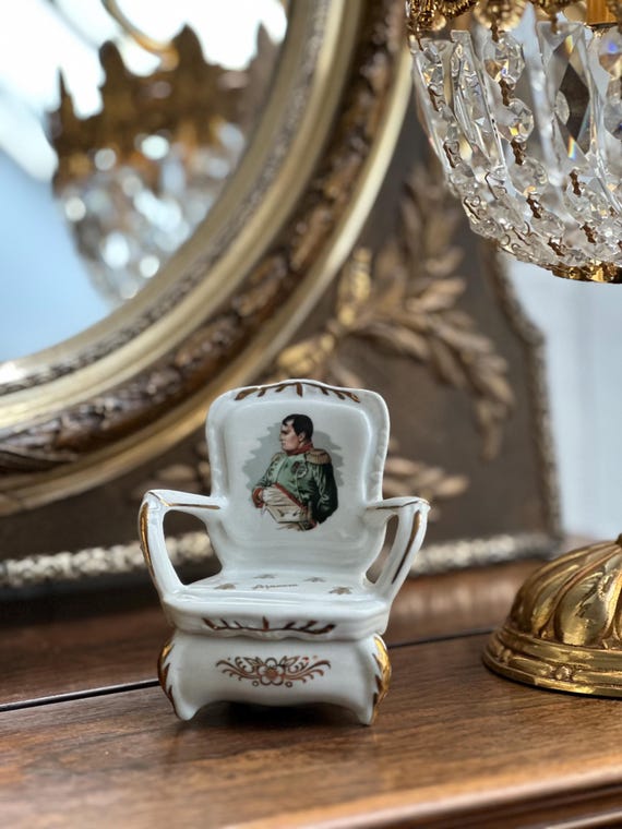 Vintage Limoges Napoleon Chair Trinket Box: Gold Gilded Porcelain