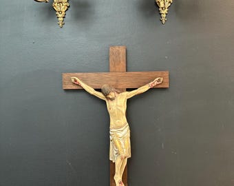 Vintage Wooden Crucifix – Expressive Corpus, Flemish Catholic Devotional Art