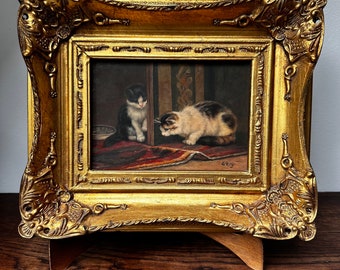 2 Curious cats  - G. Roy - Signed - baroque gilt frame - Purrfect gift