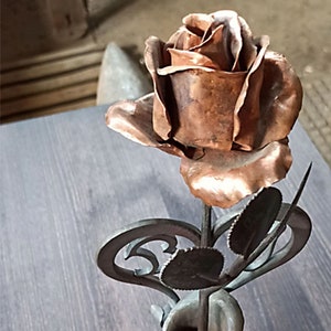 Eternal Copper Rose. Hand forging. The petals are forged from real copper. Stem and leaves are made of stainless steel.