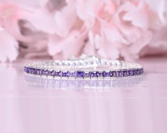 スクエアカットアメジストテニスブレスレット：スターリングシルバーの