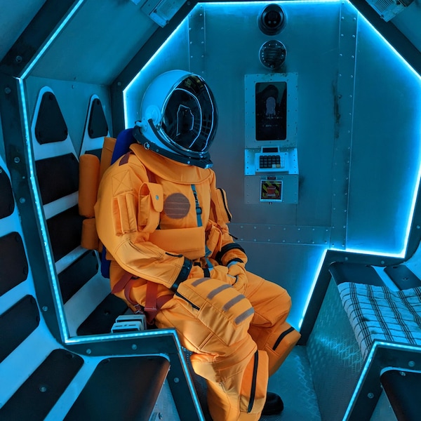 Traje espacial Orange Escape y accesorios *¡Producto nuevo!