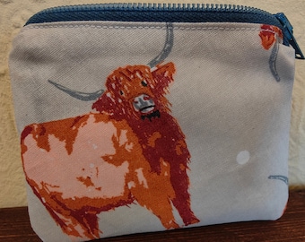 Coin purse - highland cow purse - cow purse - zip up coin purse - small coin purse - highland cow detail coin purse - coin pouch zipped