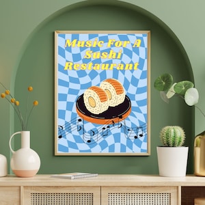 Puede incluir: Un fondo a cuadros azules y blancos con el texto "Music For A Sushi Restaurant" en letras amarillas. Dos rollos de sushi están en un plato negro con notas musicales alrededor.