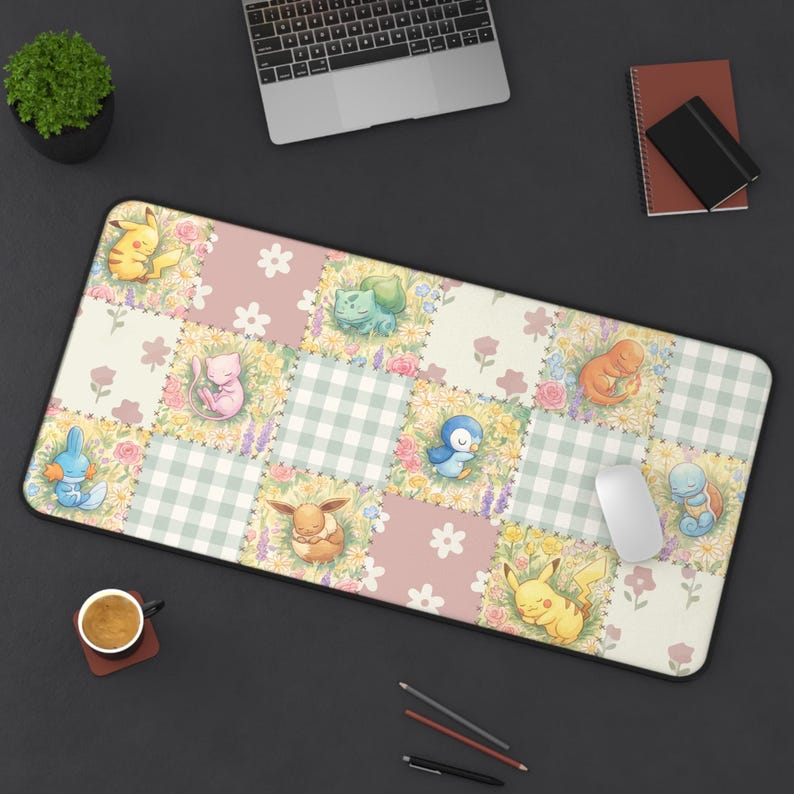 Tapete de escritorio/colcha con diseño de patchwork de Pokémon en tonos pastel: Pikachu, Piplup, Eevee, Mew imagen 1