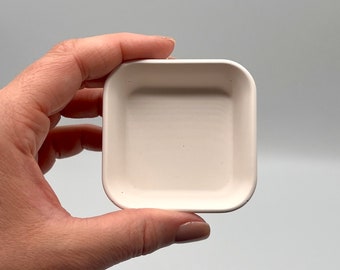 Small Beige / Off-White Square Trinket Tray | Concrete Trinket Tray | Decorative Dish | Jewellery Dish | Home Decor |Jesmonite|Gift |Present