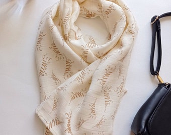 Foulard en Coton BIO Beige Crème | Made in France, Col mi-saison,  Cadeau femme épouse conjointe, Cadeau élégant Fête des mères