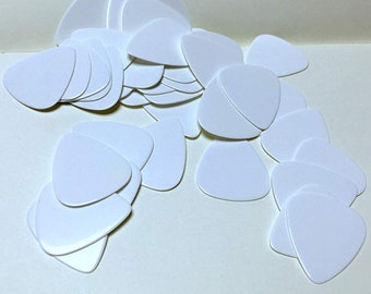 Plain White Guitar Picks (20 picks in a packet)