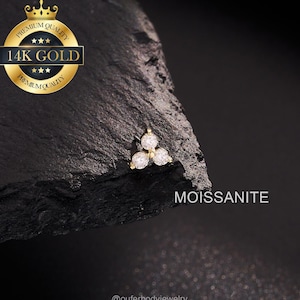 Brinco de pino com pedra trinity MOISSANITE em ouro maciço 14K/Pino de ouro sem rosca/Concha/Hélice frontal/Pino de tragus/Topo minimalista SEM pino