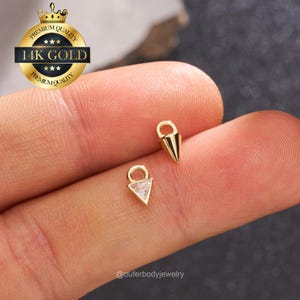 14K Solid Gold Spike Charm Nur/Zarte Anhänger für Hoop/Ohrring Charme/Zusatz Charme/Huggies Charme/Mini Charme Hoop/Halskette Baumeln Charme 1Stk