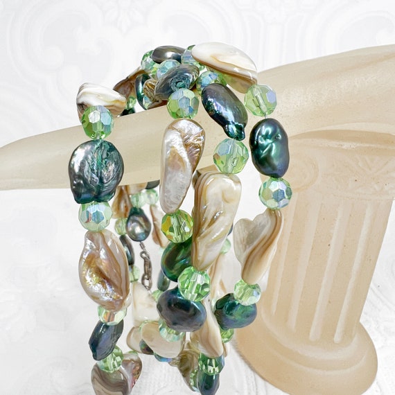 MOP Chunks, Small Button Pearls, Aurora Borealis … - image 10
