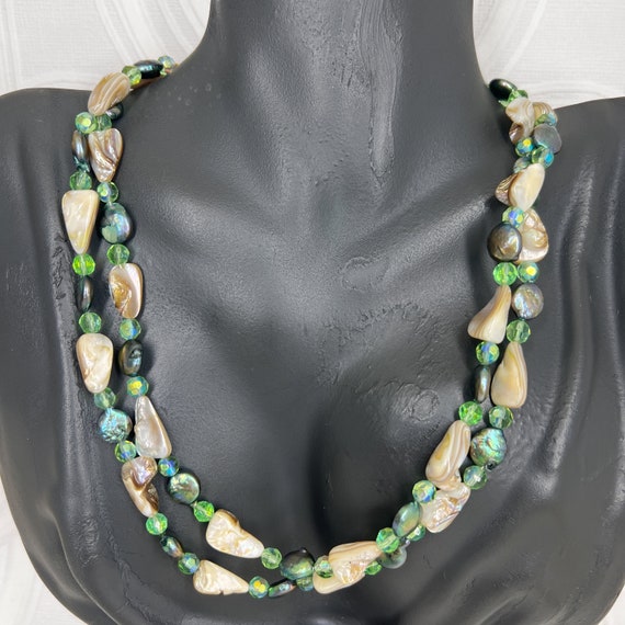 MOP Chunks, Small Button Pearls, Aurora Borealis … - image 4