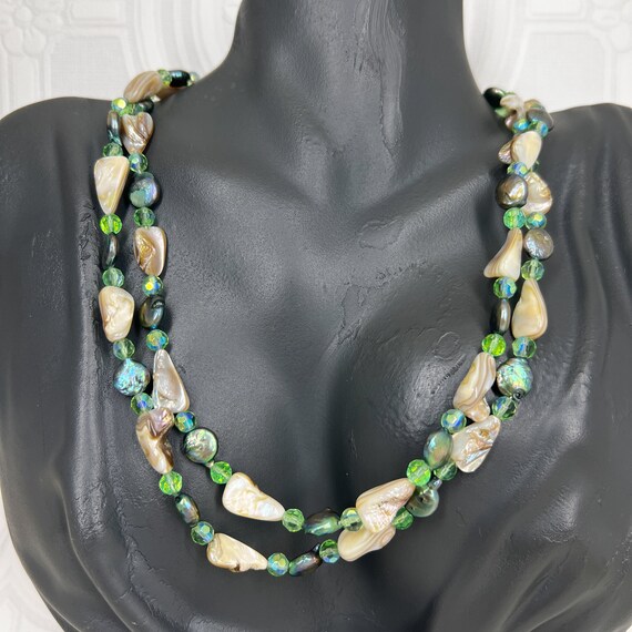 MOP Chunks, Small Button Pearls, Aurora Borealis … - image 3