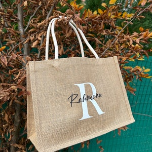 Personalized jute bag - Burlap tote - personalized mom bag / small belongings - mistress gift, mom birthday gift