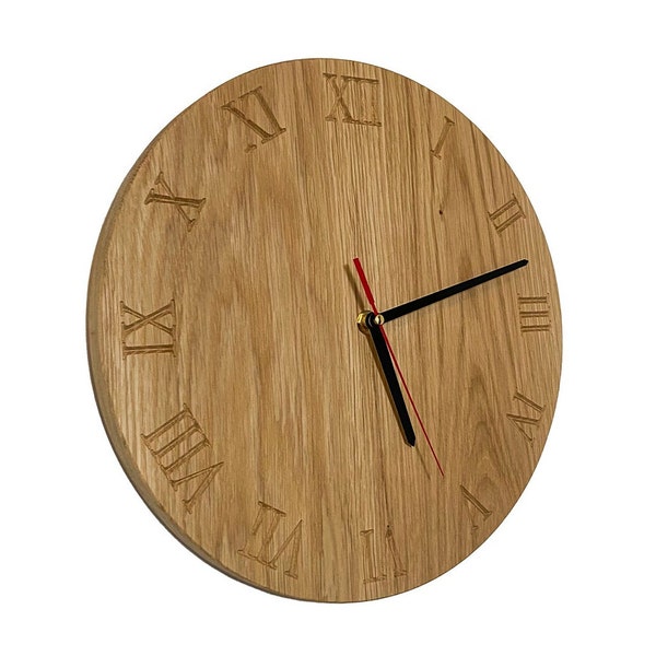 Wanduhr Eiche modern römisches Zifferblatt 30 cm Holz Uhr Deko Wand zeitgenössisch minimalistisch Wohnzimmer Büro Küche Design elegant Style