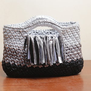 Damen Handtasche gehäkelt | Abend Metallic Tasche | Geschenk für sie | Handgestrickte Tasche | Trendige Designer Tasche | Nachhaltige Top Griff Sommertasche