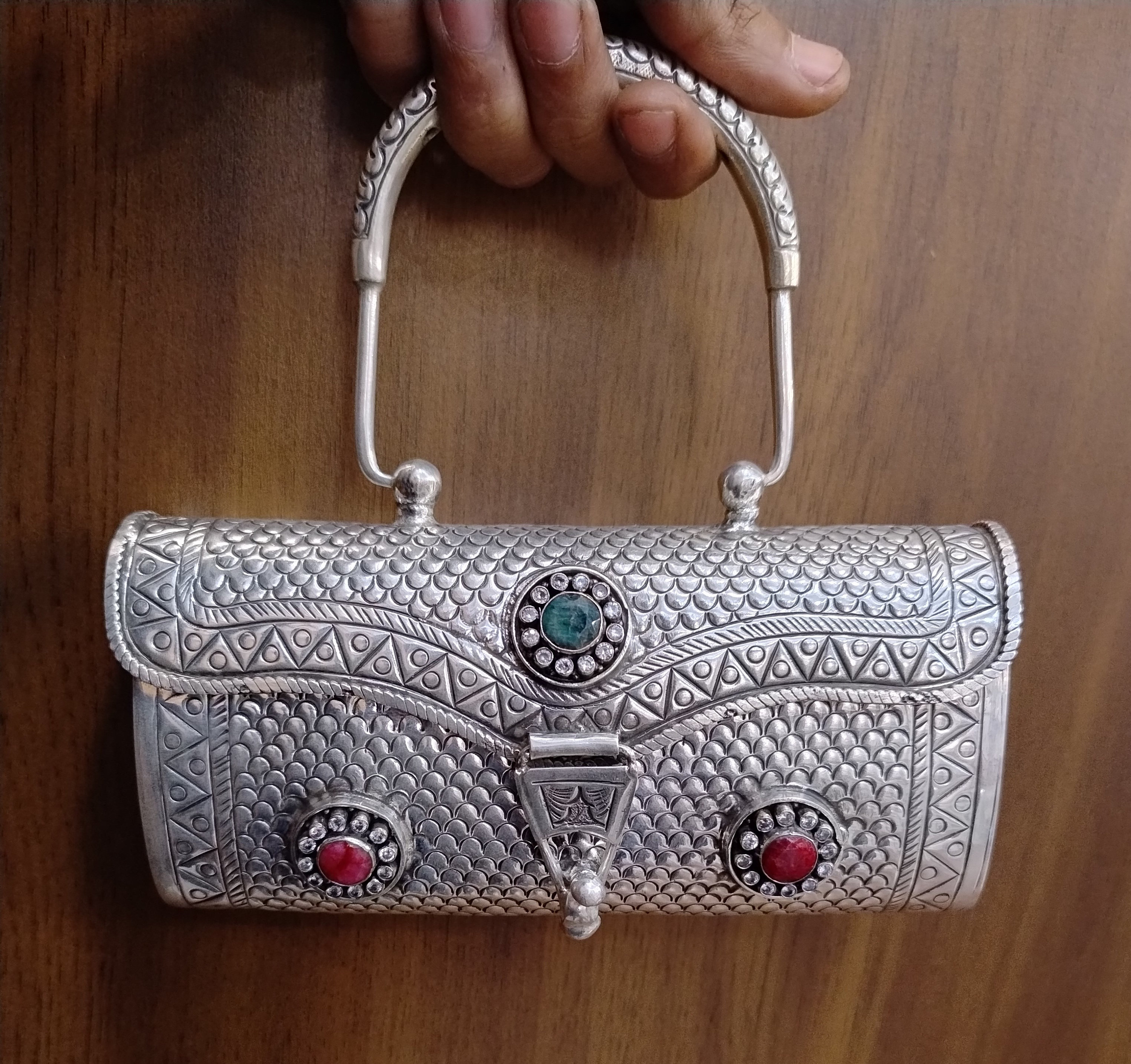 Silver Purse – S L Shet Jewellers and Diamond House