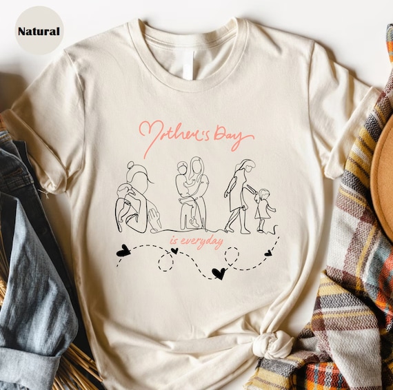 Mom Heart T-Shirt: Mother's Day Everyday Tee