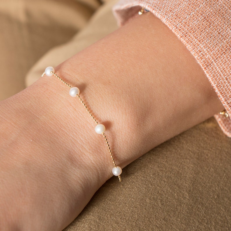 pearl bracelet