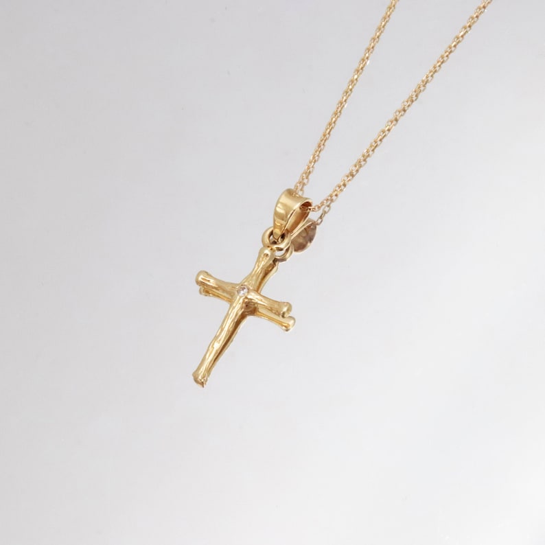 Gold Cross Necklace 14K Gold Crucifix Necklace Jesus Pendant Minimalist ...