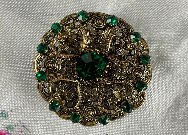 Filigree Brooch With Faux Green Emeralds and Locking C Clasp Antique Jewellery Antiquated Pin