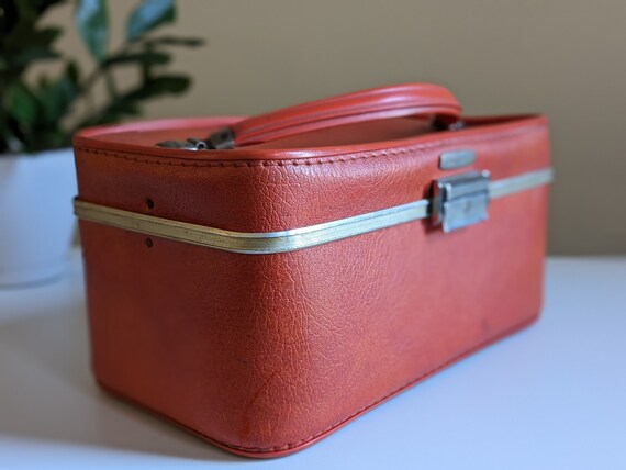 Vintage Red Town Craft Traincase | Small makeup c… - image 3