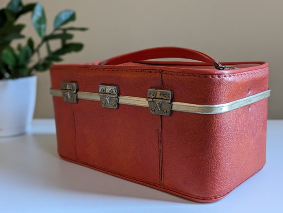 Vintage Red Town Craft Traincase | Small makeup c… - image 4