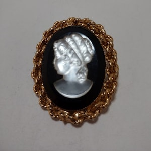 Vintage Glass Cameo in Metal Frame
