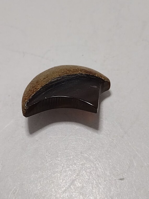 Boutons Décorés En Corne Sculptée - Lot De 10 Pièces - Diverses Formes Claires - Pour Couture Et Artisanat