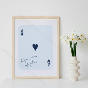 Impressão de carta de baralho "Lucky Me" da Universidade Estadual da Pensilvânia | Azul e Branco | Impressão Digital | Decoração de Dormitório Universitário | Decoração de Apartamento