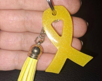 Keyring/ribbon for endometriosis, HIV/AIDS, breast cancer, chronic illness, cancer, pendant