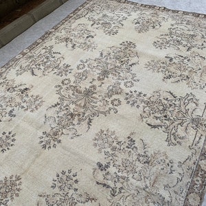 Whispers of Love: Vintage Turkish Wool Rug from the 1980s, 6.5&#39;x10.5&#39; Floral Wool Rug, Vintage Rug, Turkish Area Rug, Beige Turkish Rug